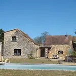 Les Grangettes*piscine*cadre Bucolique